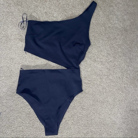 Zara Other - Cut out one piece